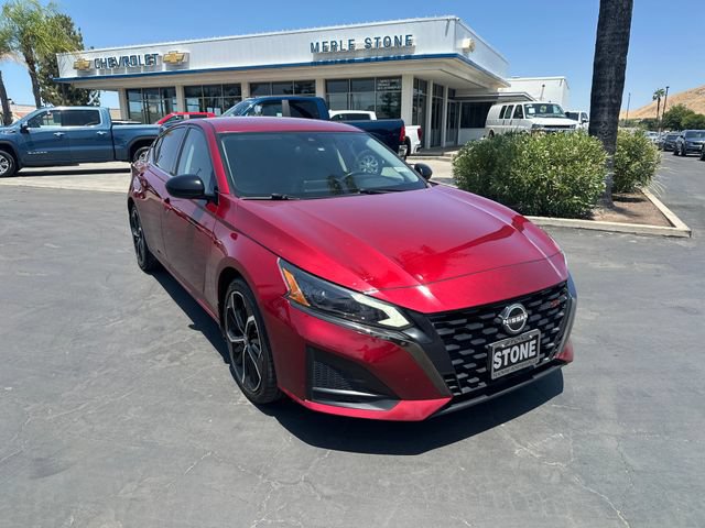 Used 2023 Nissan Altima 2.5 SR FWD image 1