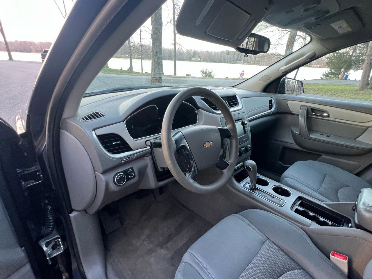 Used 2013 Chevrolet Traverse LS image 30