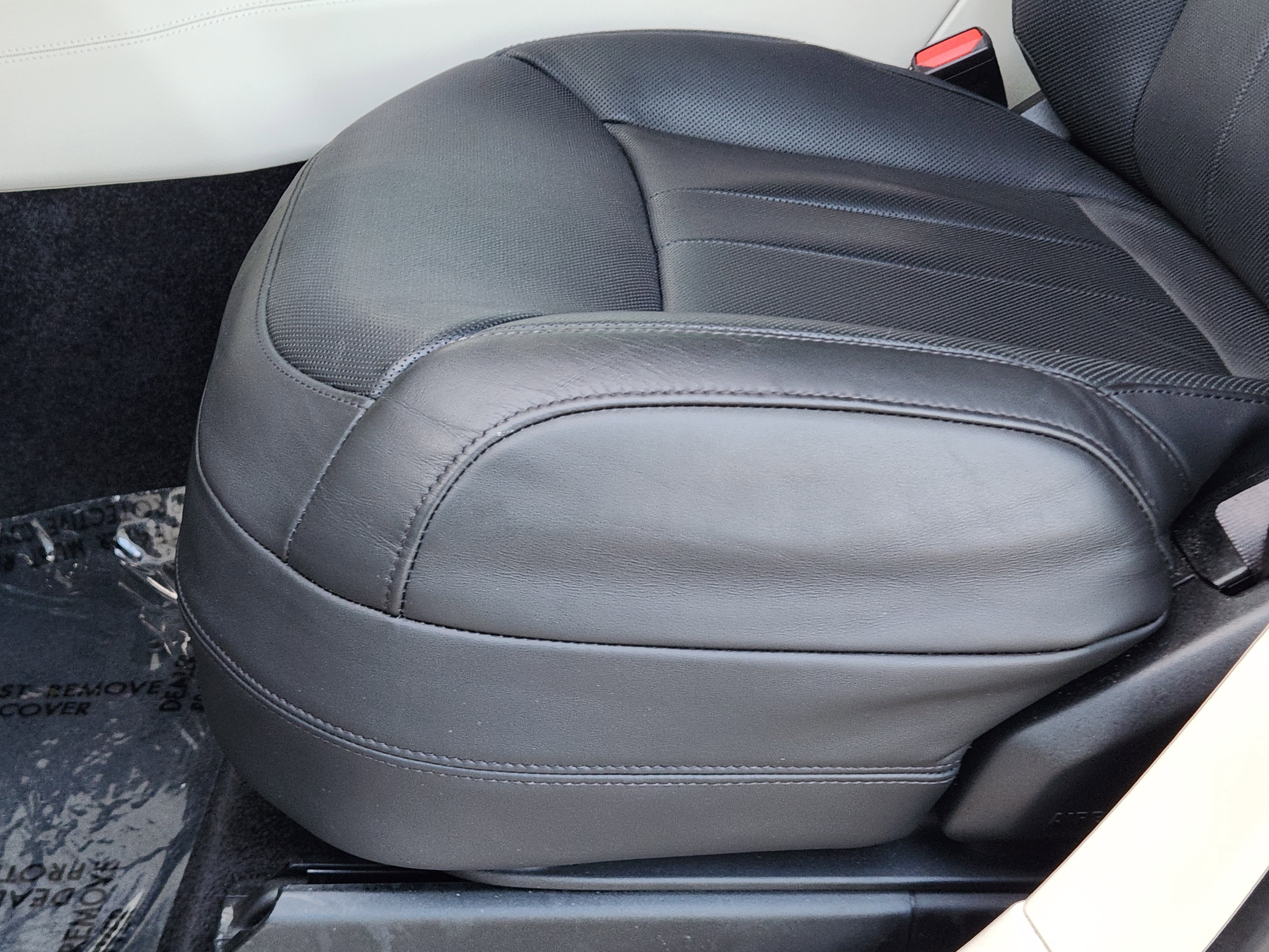 Used 2022 Land Rover Range Rover SE image 26