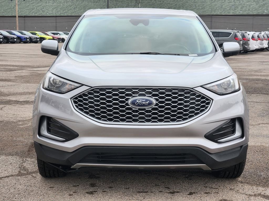Used 2024 Ford Edge SEL image 2