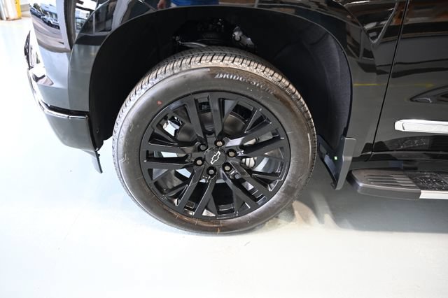 New 2026 Chevrolet Silverado 1500 High Country w/ High Country Premium Package AWD/4WD image 35