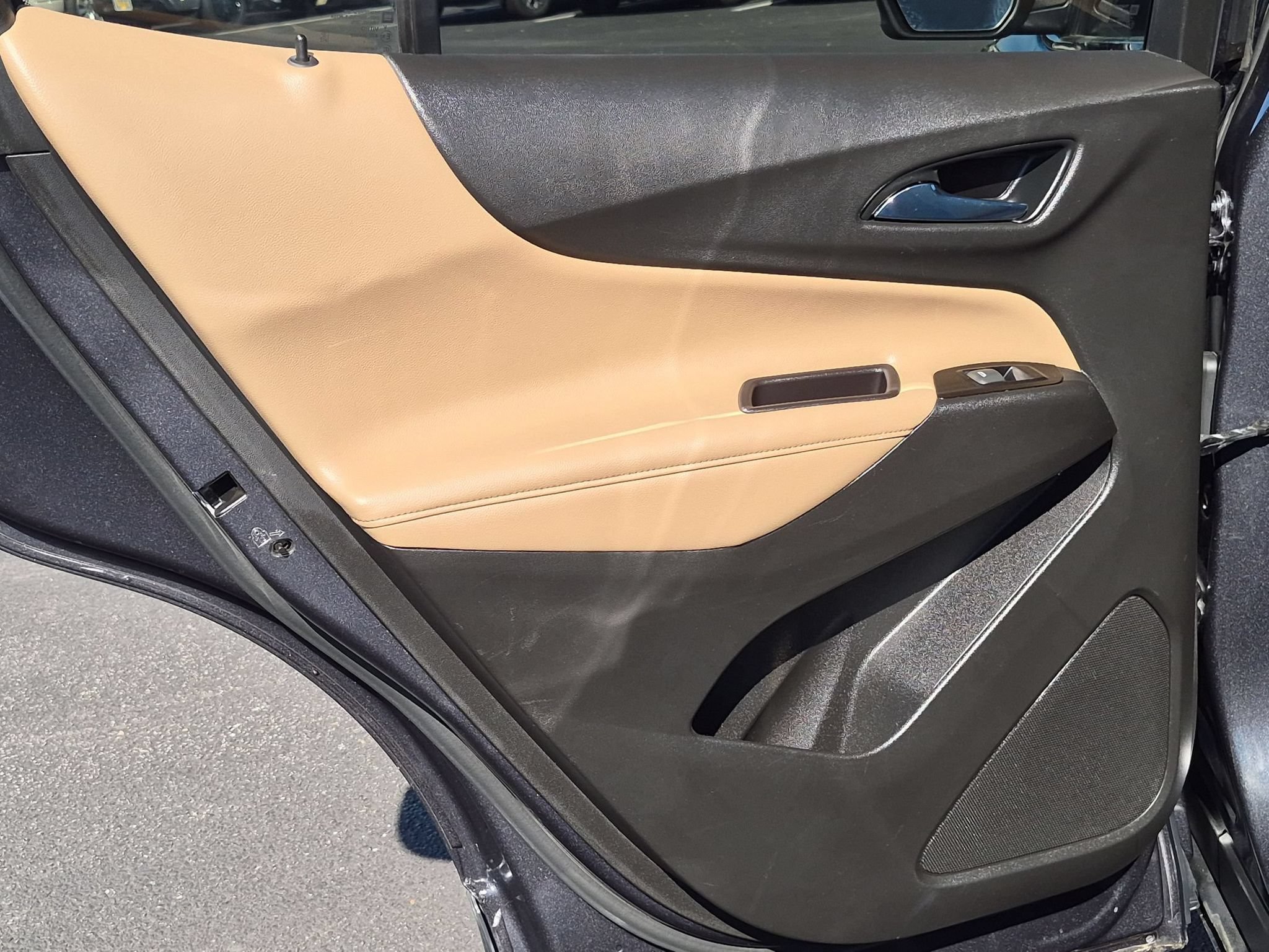 Used 2022 Chevrolet Equinox Premier FWD image 15