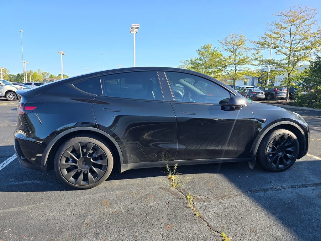 Used 2023 Tesla Model Y 2WD image 8