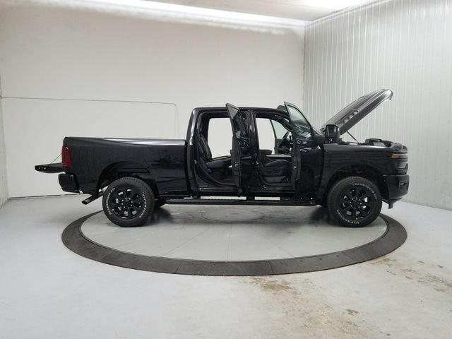 New 2026 RAM 2500 Laramie AWD/4WD image 16