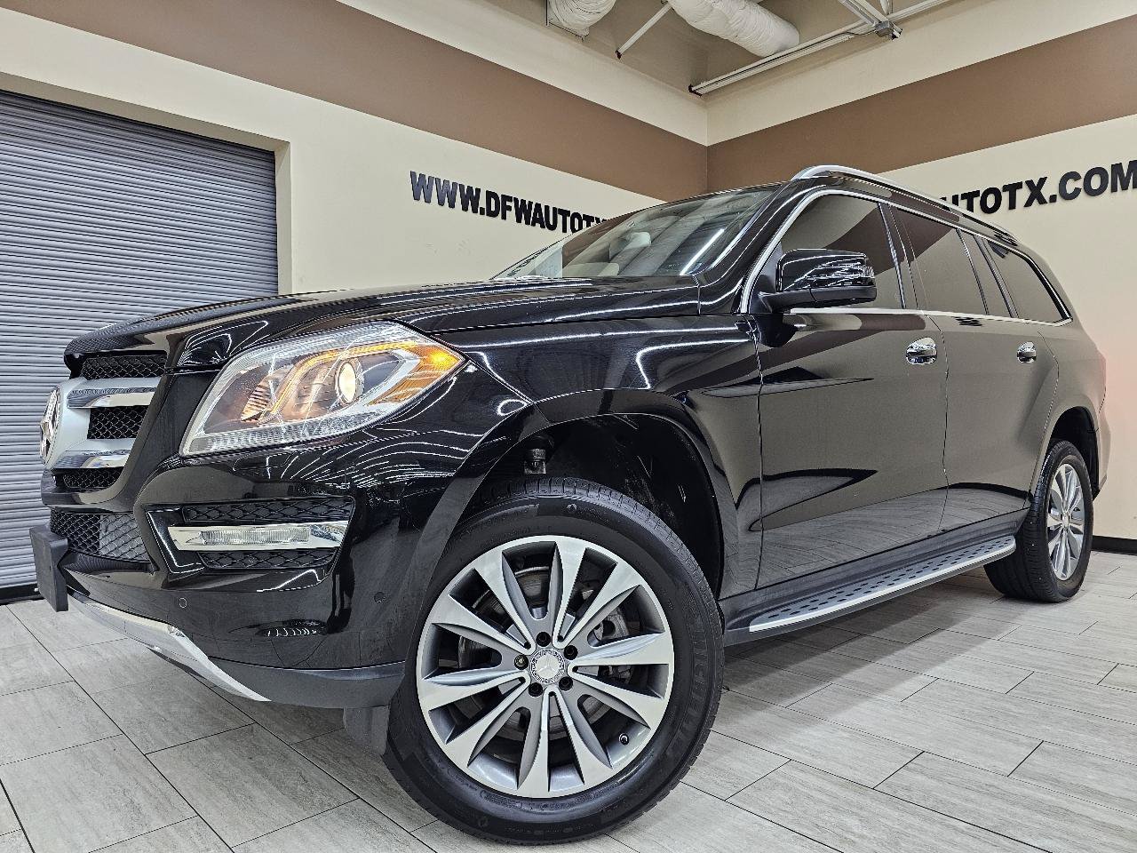 Used 2015 Mercedes-Benz GL 450 4MATIC w/ Appearance Package image 1
