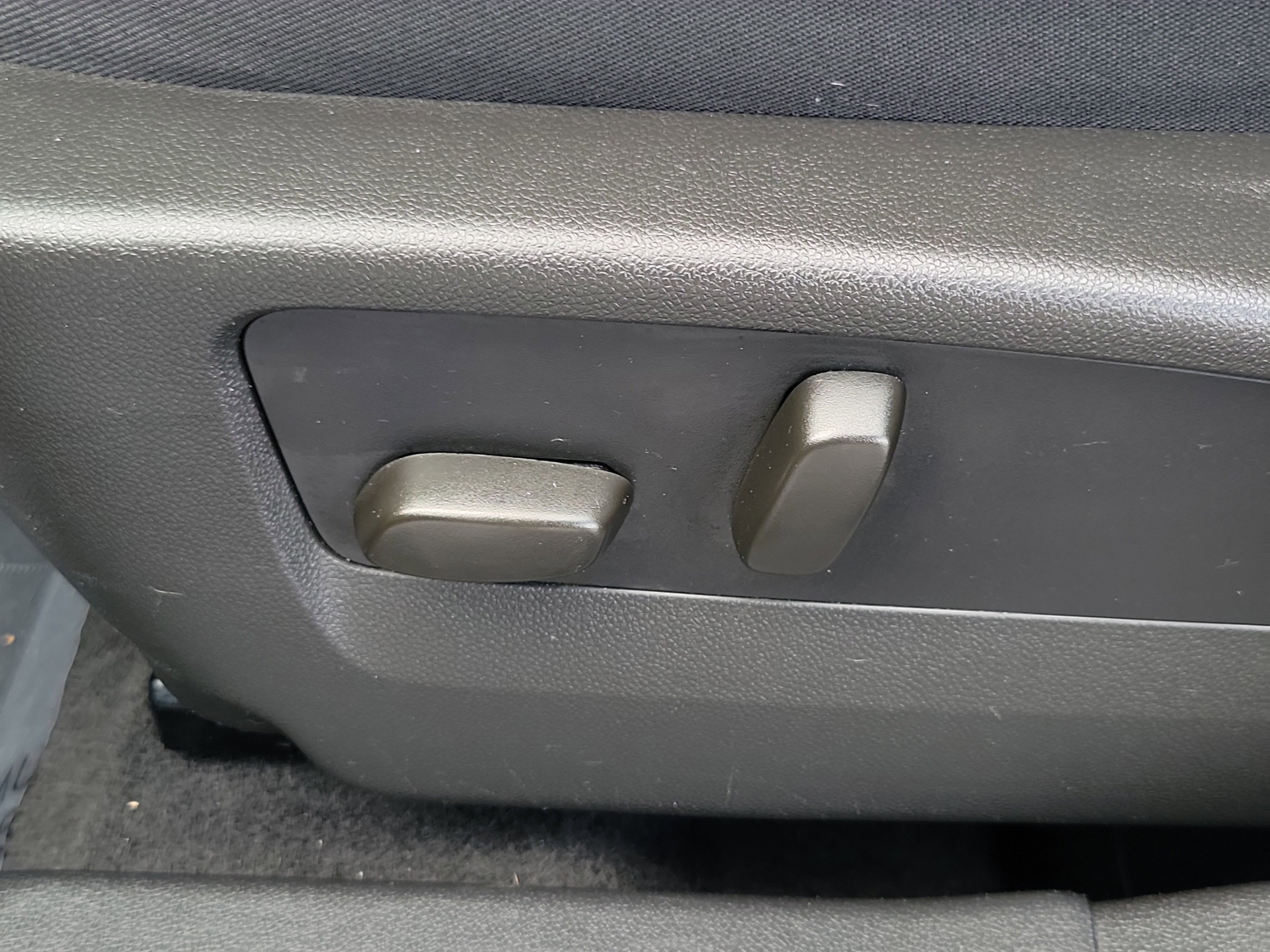 Used 2023 Buick Envision Essence image 18