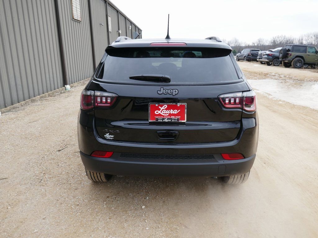 New 2026 Jeep Compass Latitude w/ Sun and Sound Group image 5