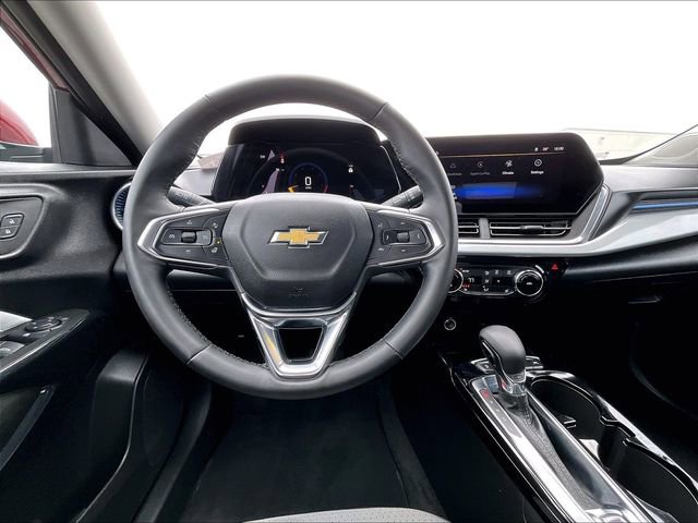 Used 2025 Chevrolet Trax LT w/ LT Convenience Package image 17