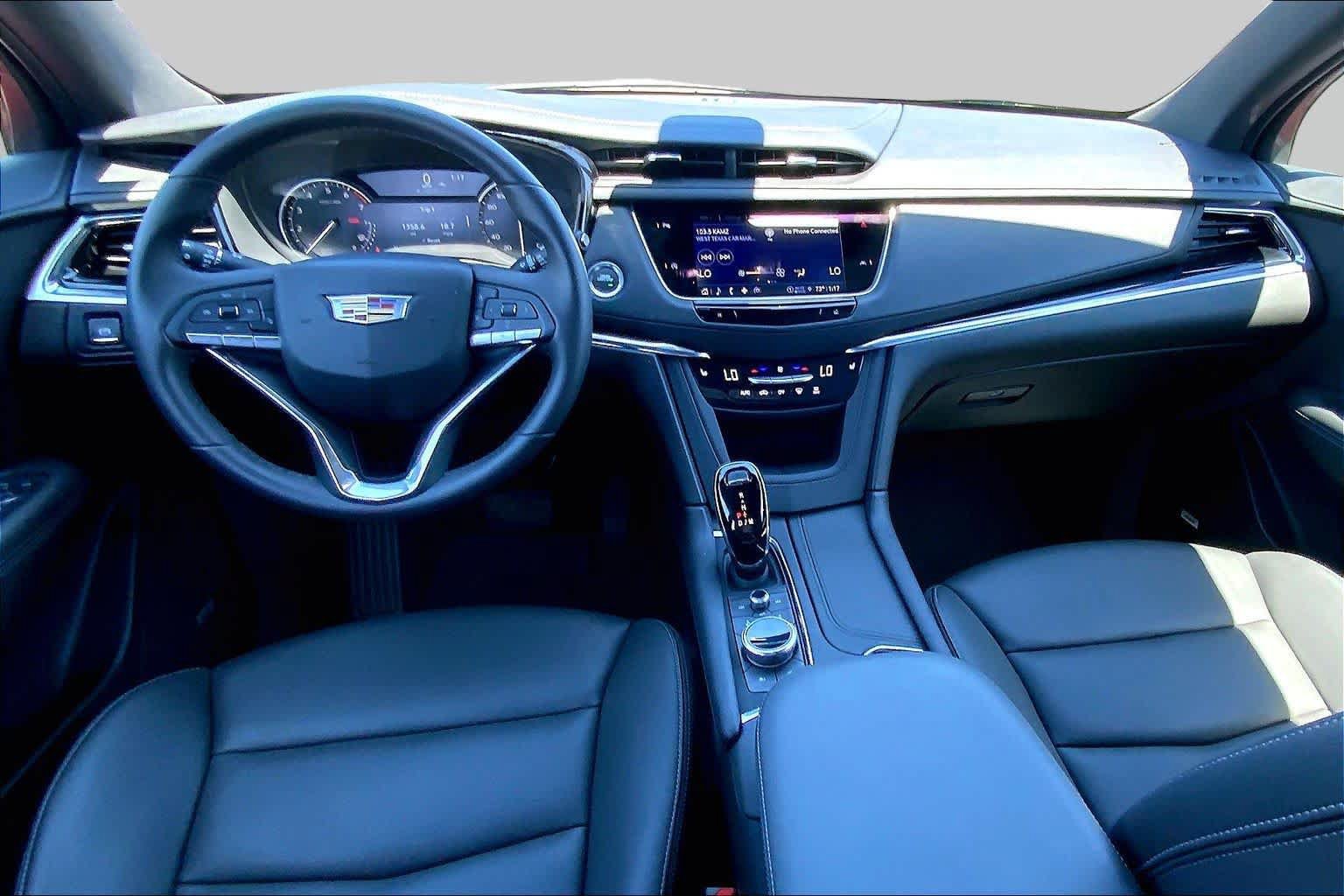 Used 2025 Cadillac XT6 Luxury FWD image 16