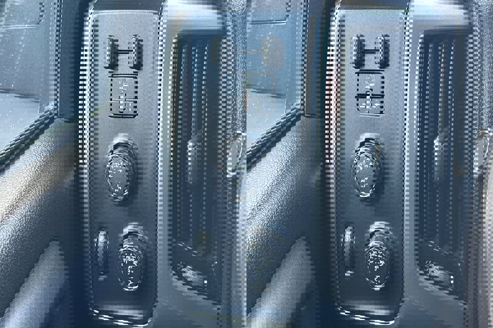 Used 2018 Chevrolet Silverado 1500 LT w/ All Star Edition image 28