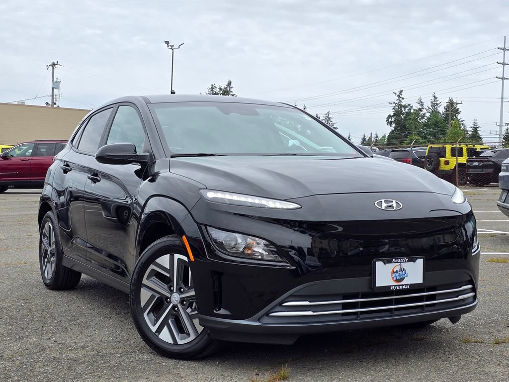 Used 2023 Hyundai Kona SE FWD image 1