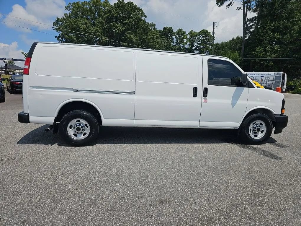 Used 2017 Chevrolet Express 3500 Extended RWD image 24