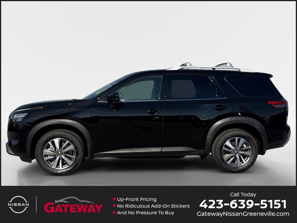 New 2025 Nissan Pathfinder SL w/ Black Appearance Package