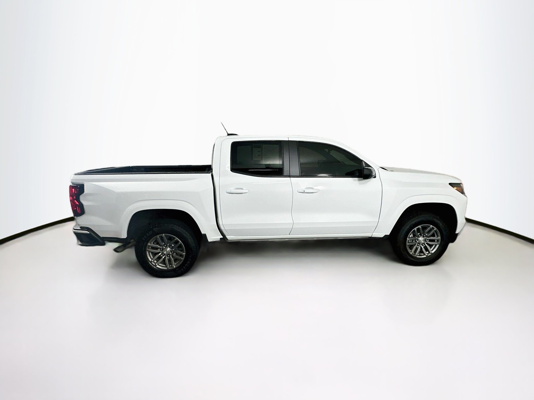 Used 2024 Chevrolet Colorado LT w/ LT Convenience Package AWD/4WD image 10