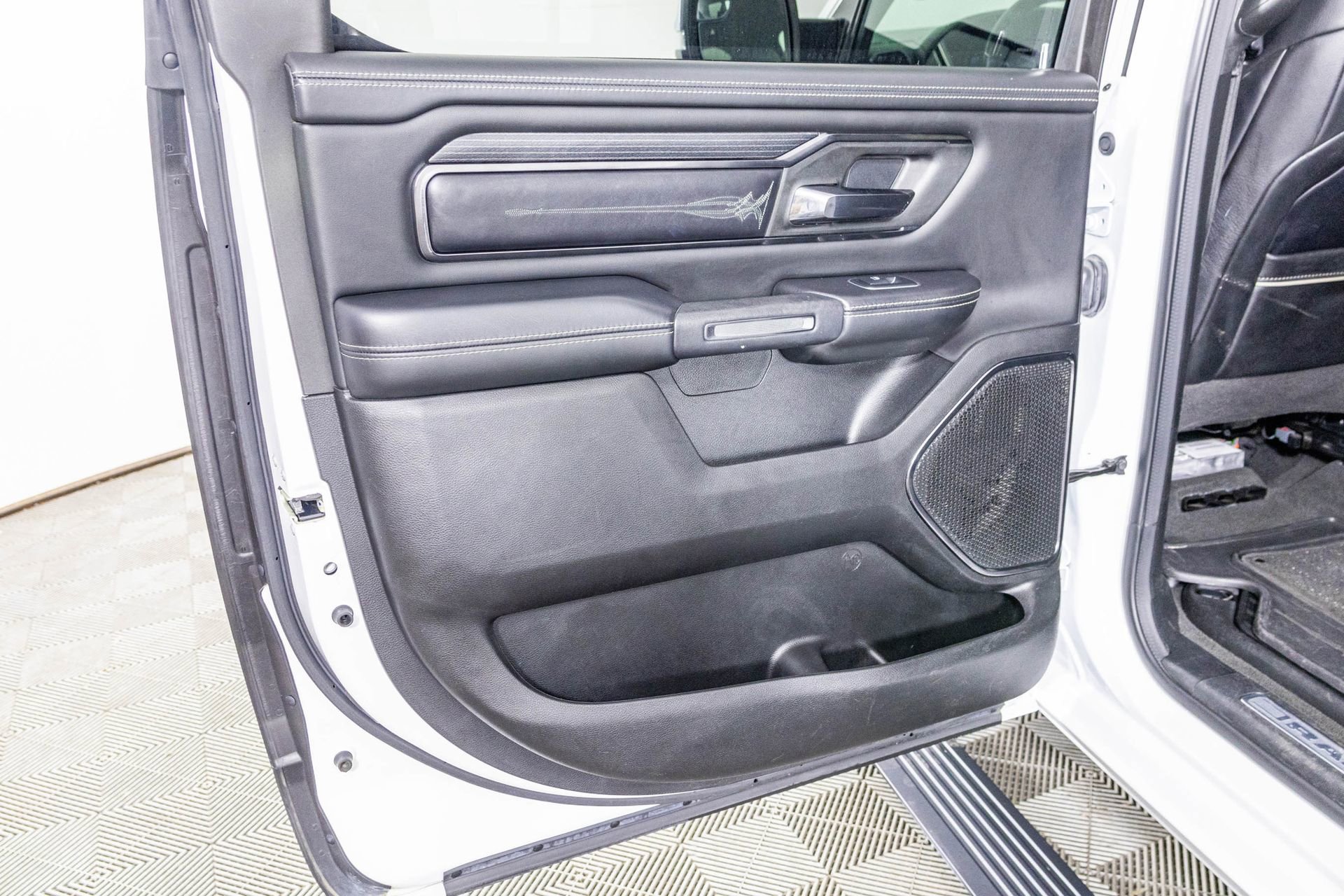 Used 2023 RAM 1500 Limited w/ Body Color Bumper Group image 26