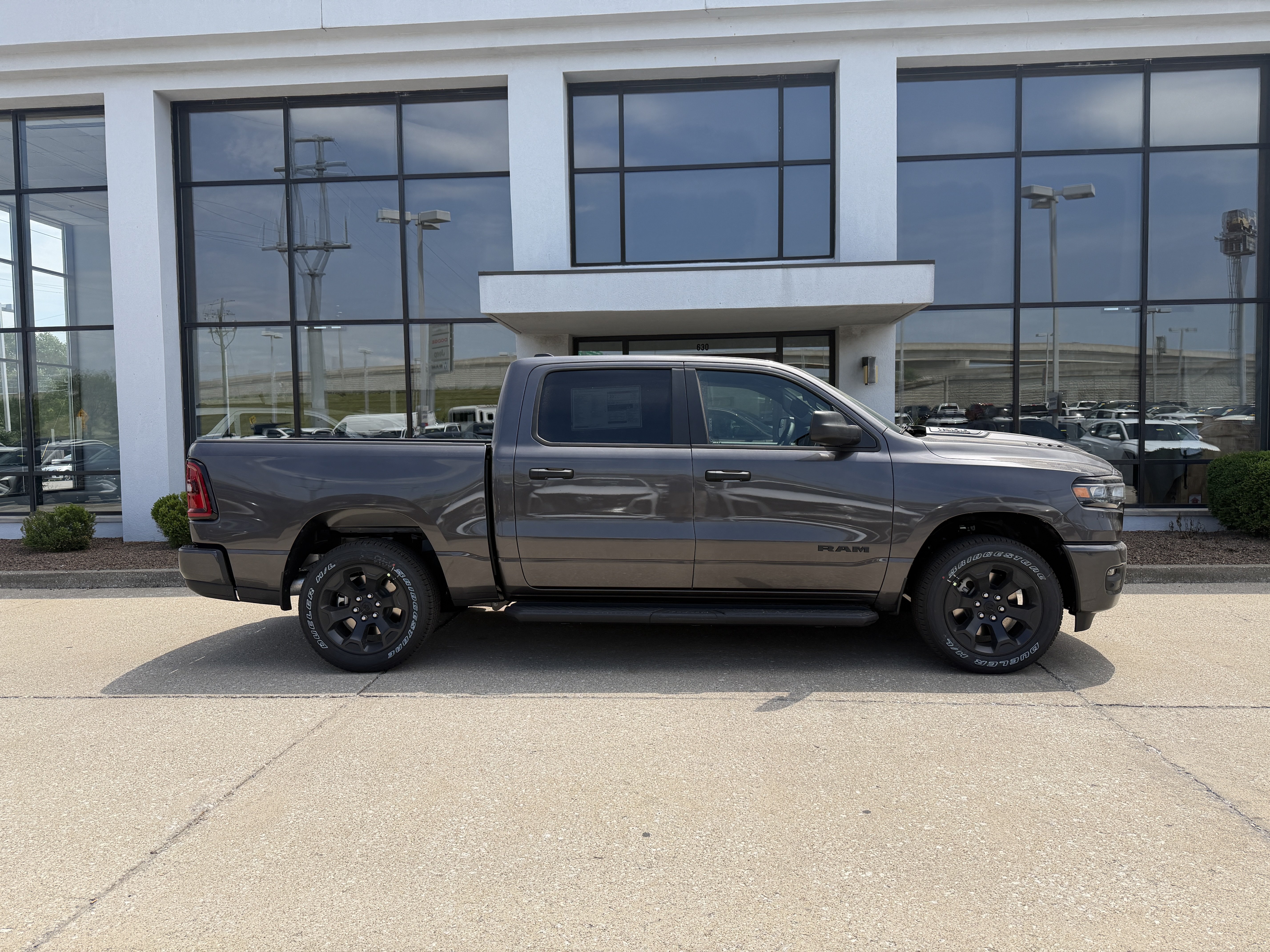 New 2026 RAM 1500 Express AWD/4WD image 3