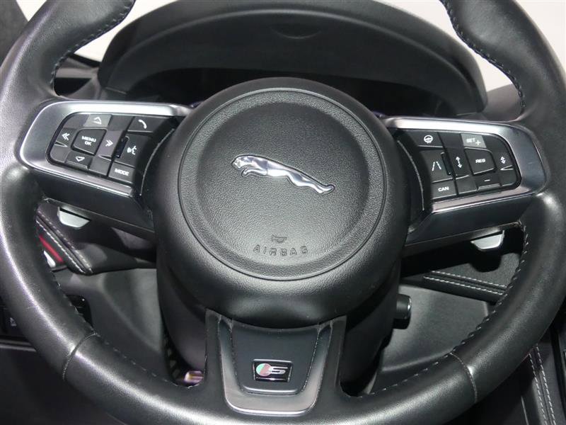Used 2019 Jaguar F-PACE S image 32