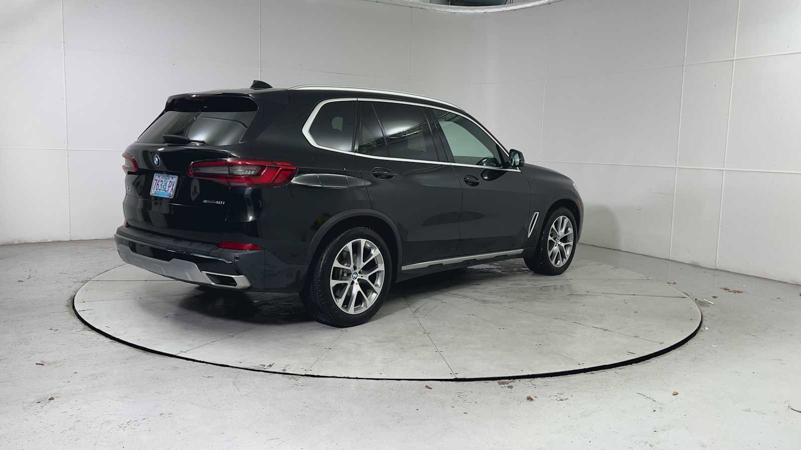 Used 2019 BMW X5 xDrive40i w/ Premium Package 2 image 2