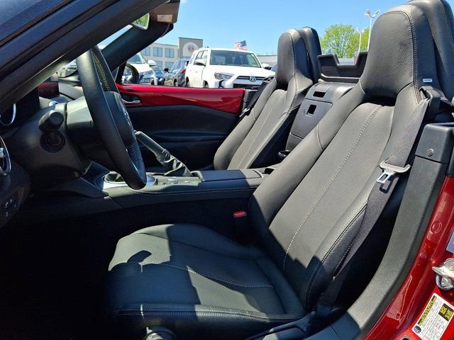 Used 2025 MAZDA MX-5 Miata Grand Touring RWD image 16