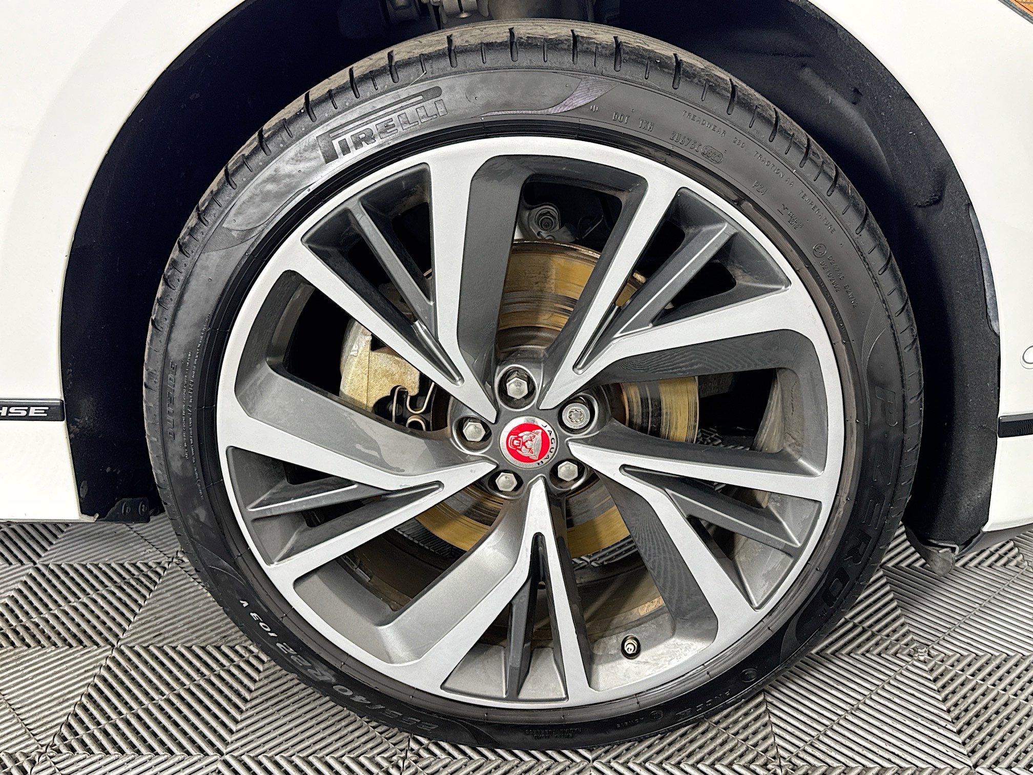 Used 2020 Jaguar I-PACE HSE image 31