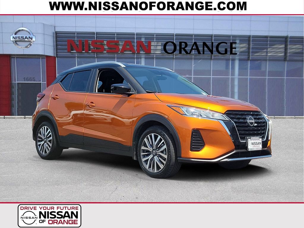 Used 2023 Nissan Kicks SV FWD image 1