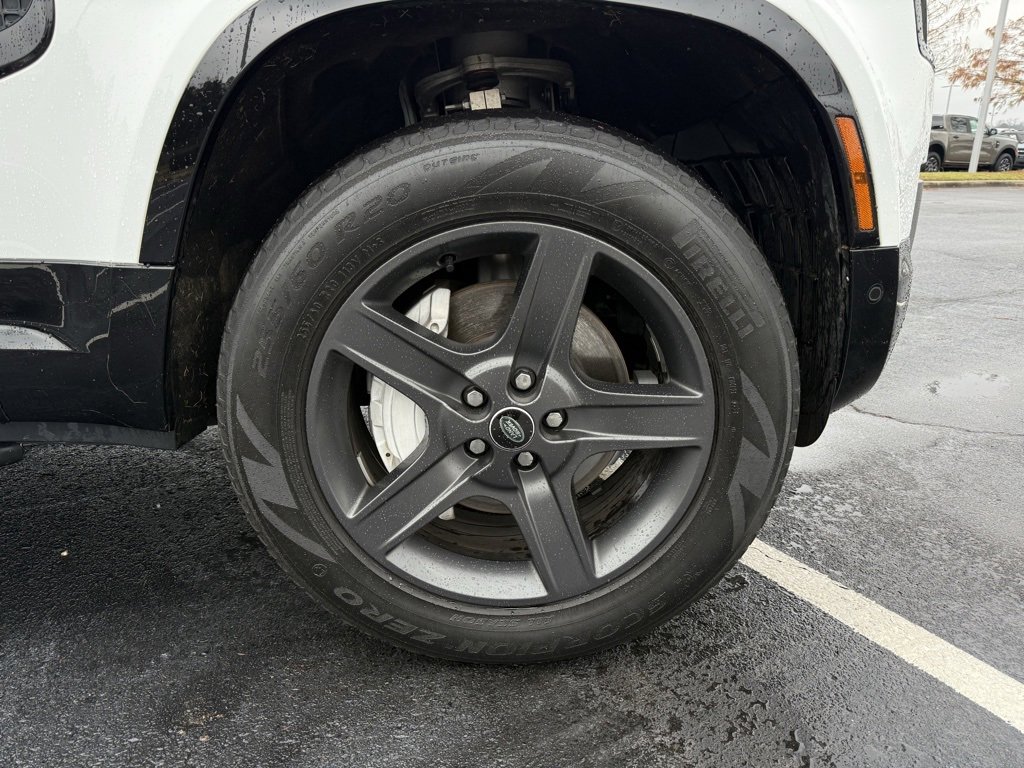 Used 2023 Land Rover Defender 130 X-Dynamic SE image 34