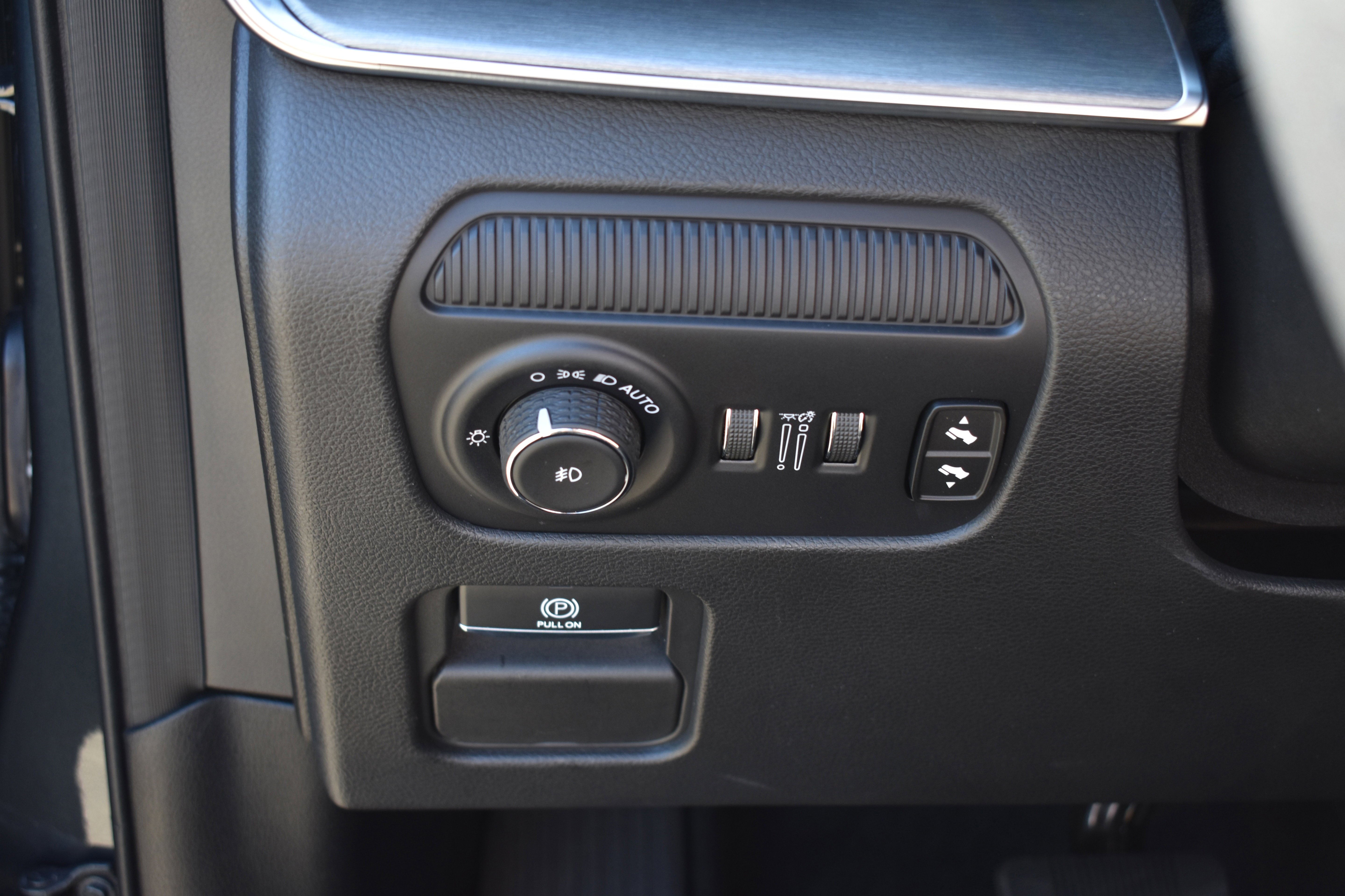 Used 2024 Jeep Wagoneer Series II w/ Convenience Group I image 16