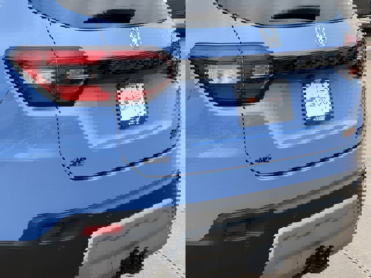 Used 2023 Honda Pilot TrailSport image 6