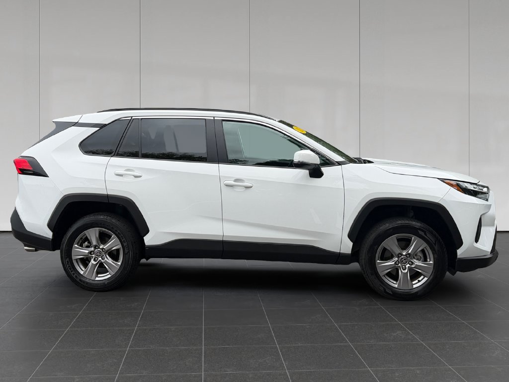 Used 2025 Toyota RAV4 XLE AWD/4WD image 7