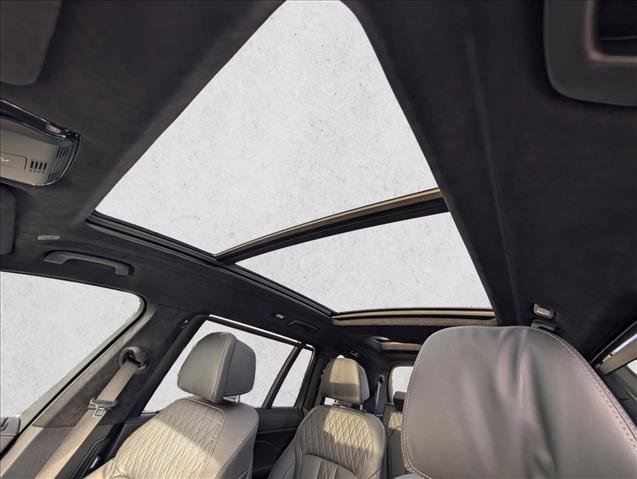Used 2024 BMW X7 xDrive40i w/ M Sport Package image 16