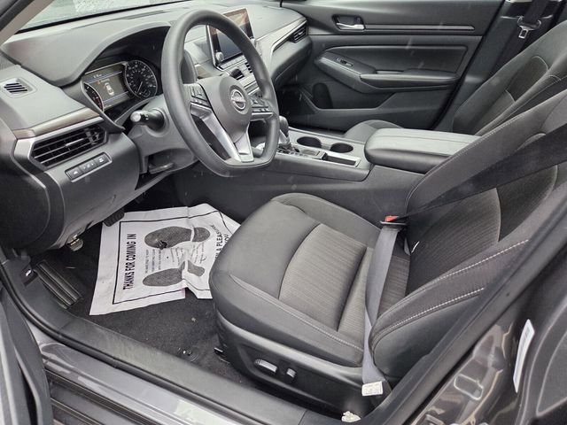 Used 2025 Nissan Altima 2.5 SV FWD image 7