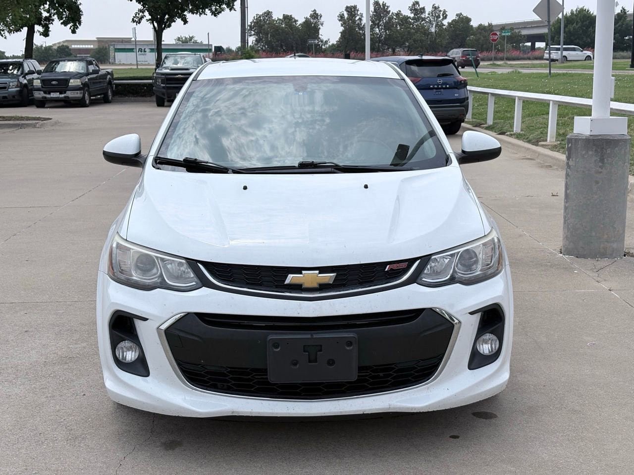 Used 2017 Chevrolet Sonic LT FWD image 2