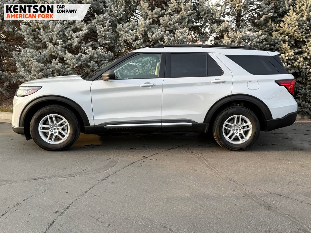 Used 2025 Ford Explorer Active image 4