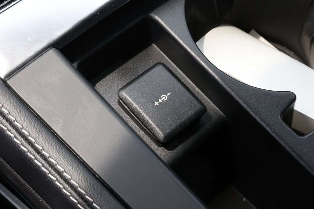 Certified 2026 Jaguar F-PACE R-Dynamic S AWD/4WD image 24