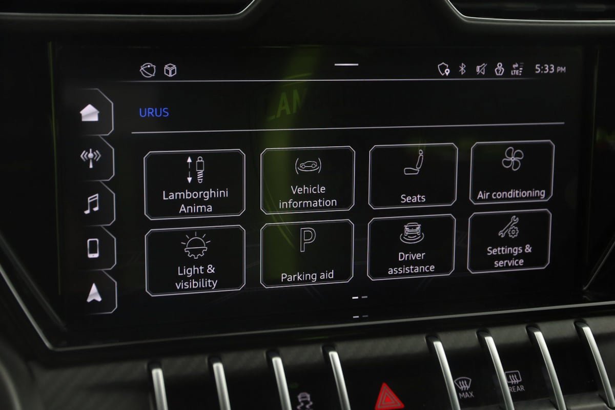 Used 2022 Lamborghini Urus AWD/4WD image 59