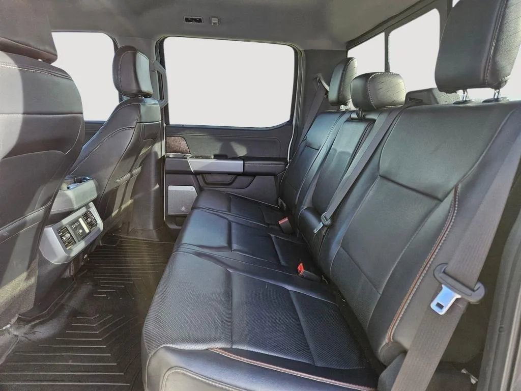 Used 2024 Ford F250 Lariat w/ Chrome Package image 29