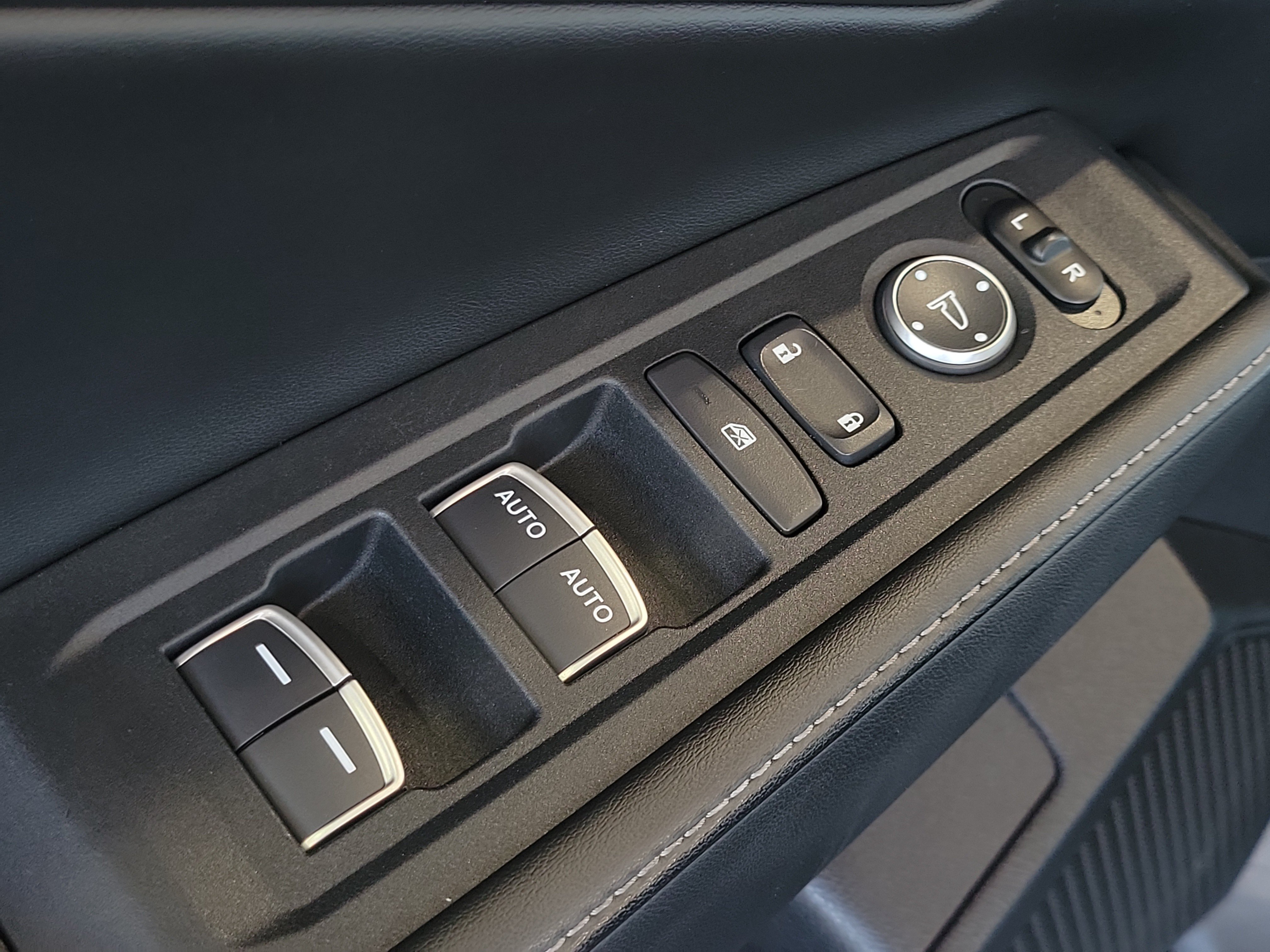 Used 2025 Honda Accord Sport image 16