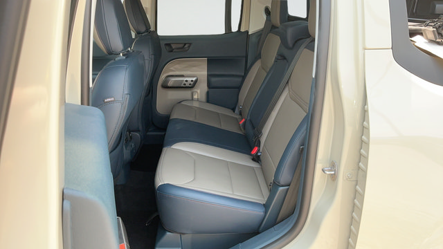 Used 2025 Ford Maverick Lariat AWD/4WD image 22