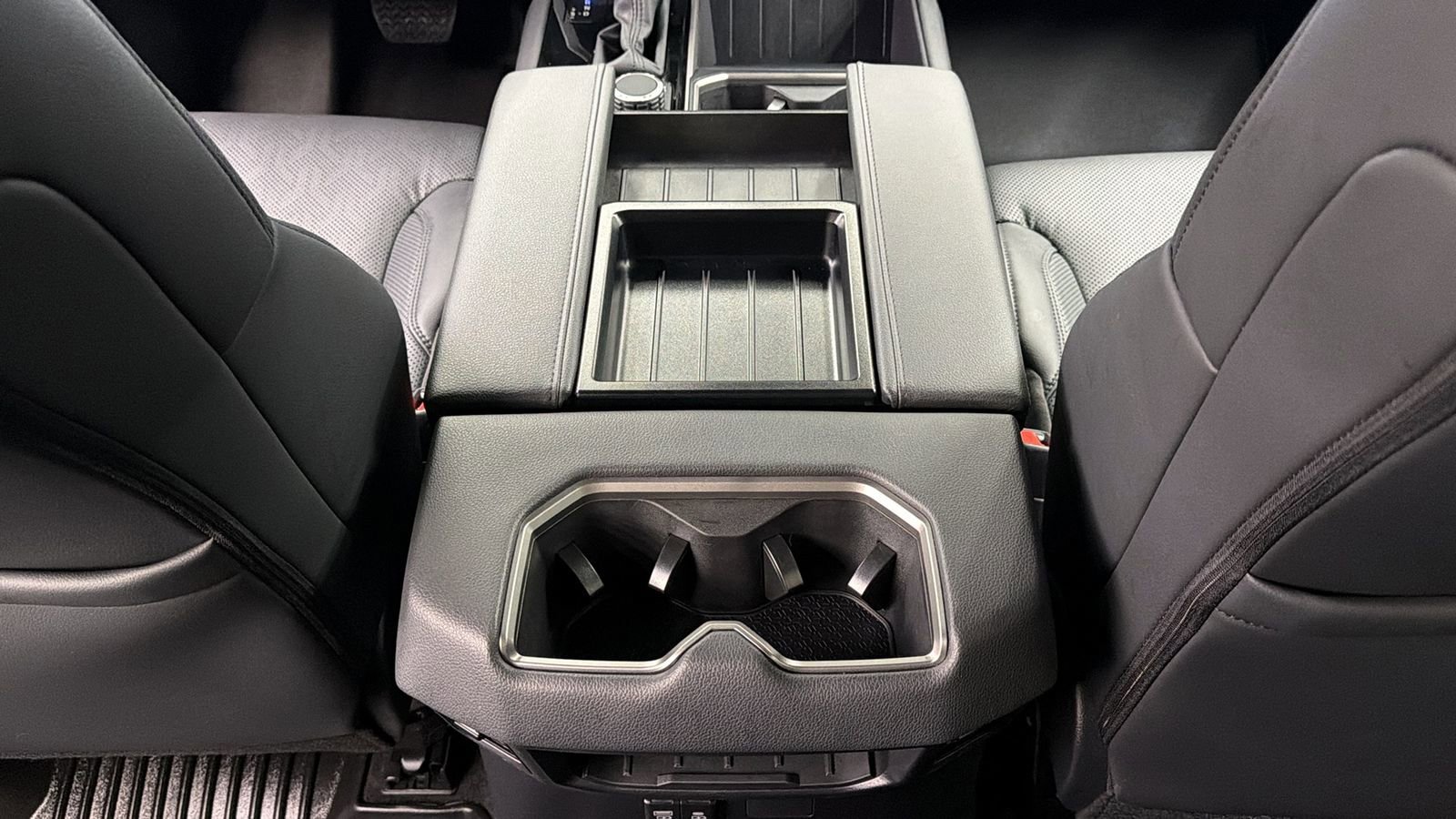 Used 2025 Toyota Tundra Limited image 35