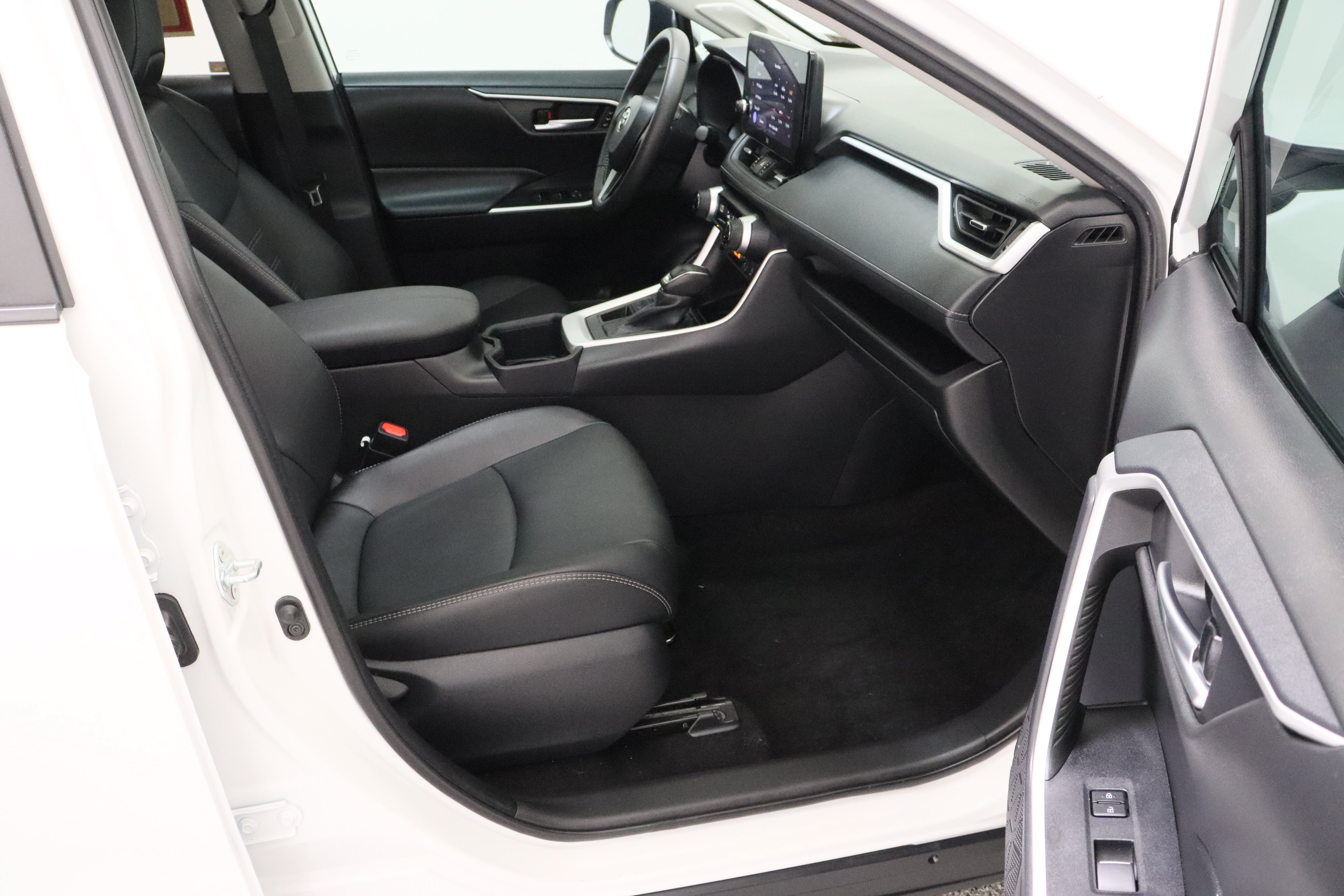 Certified 2025 Toyota RAV4 XLE Premium w/ Weather Package AWD/4WD image 39
