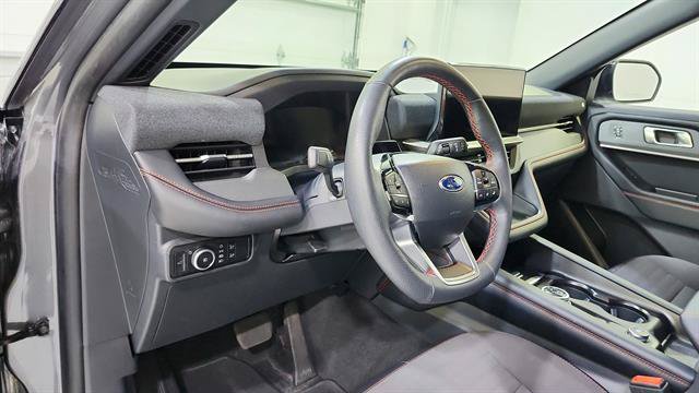 Used 2025 Ford Explorer ST-Line AWD/4WD image 10