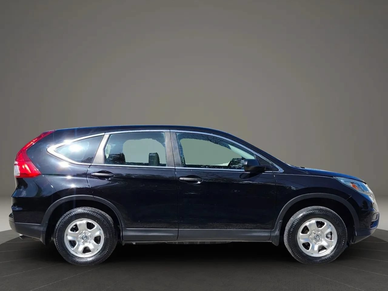 Used 2015 Honda CR-V LX image 6