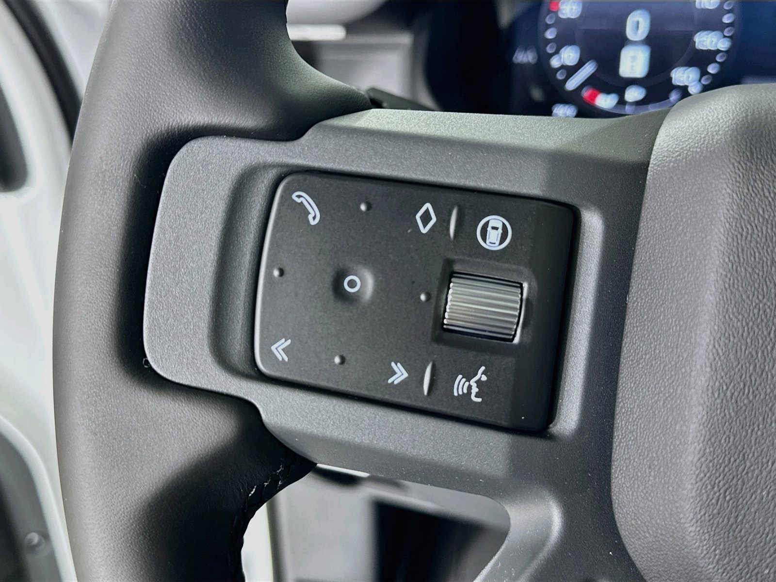 New 2026 Land Rover Defender 110 X-Dynamic SE AWD/4WD image 19