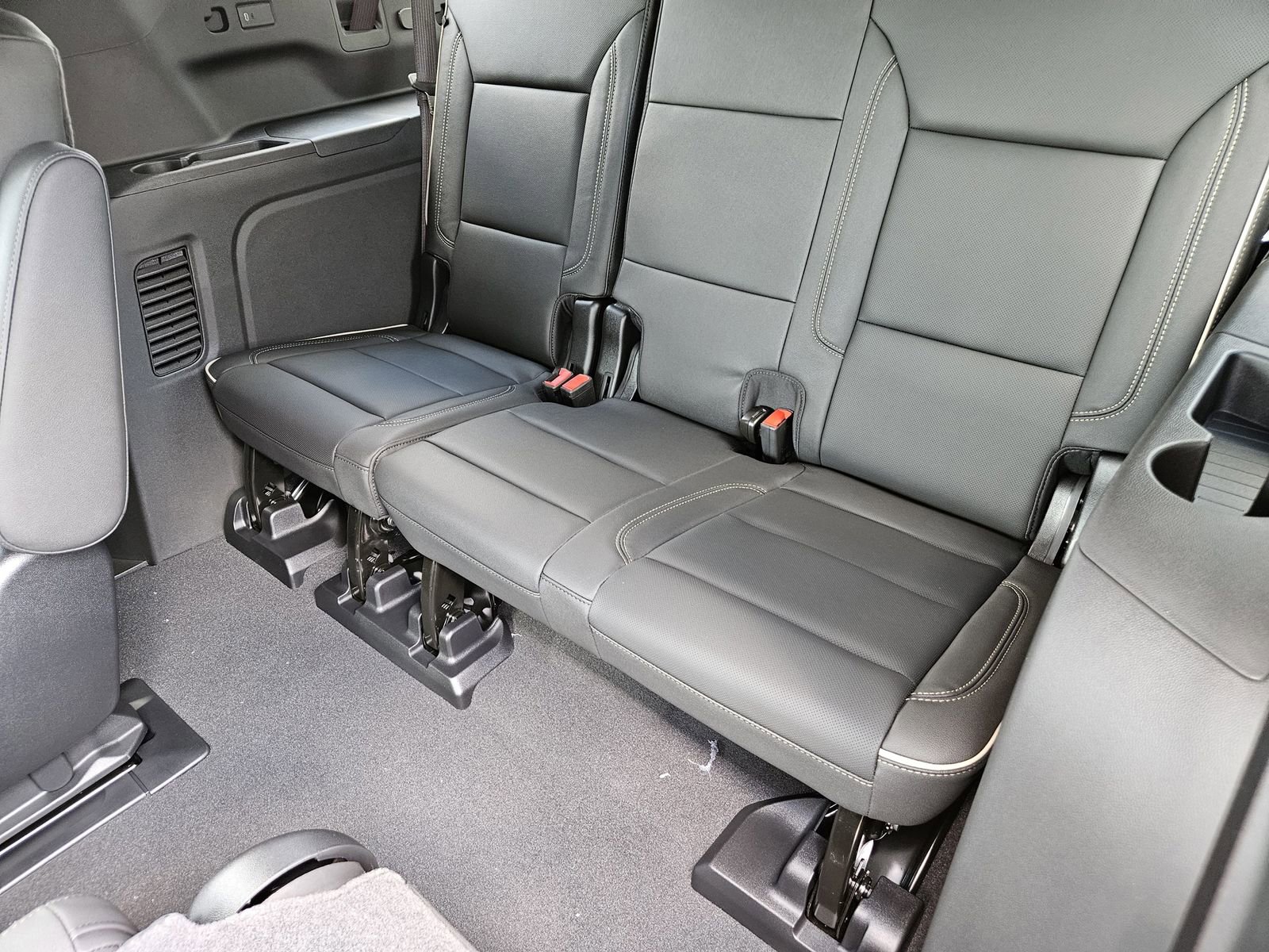 New 2026 Chevrolet Suburban Premier image 31