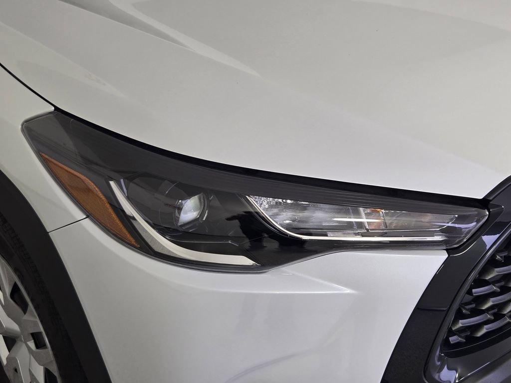 Used 2025 Toyota Corolla Cross L FWD image 9