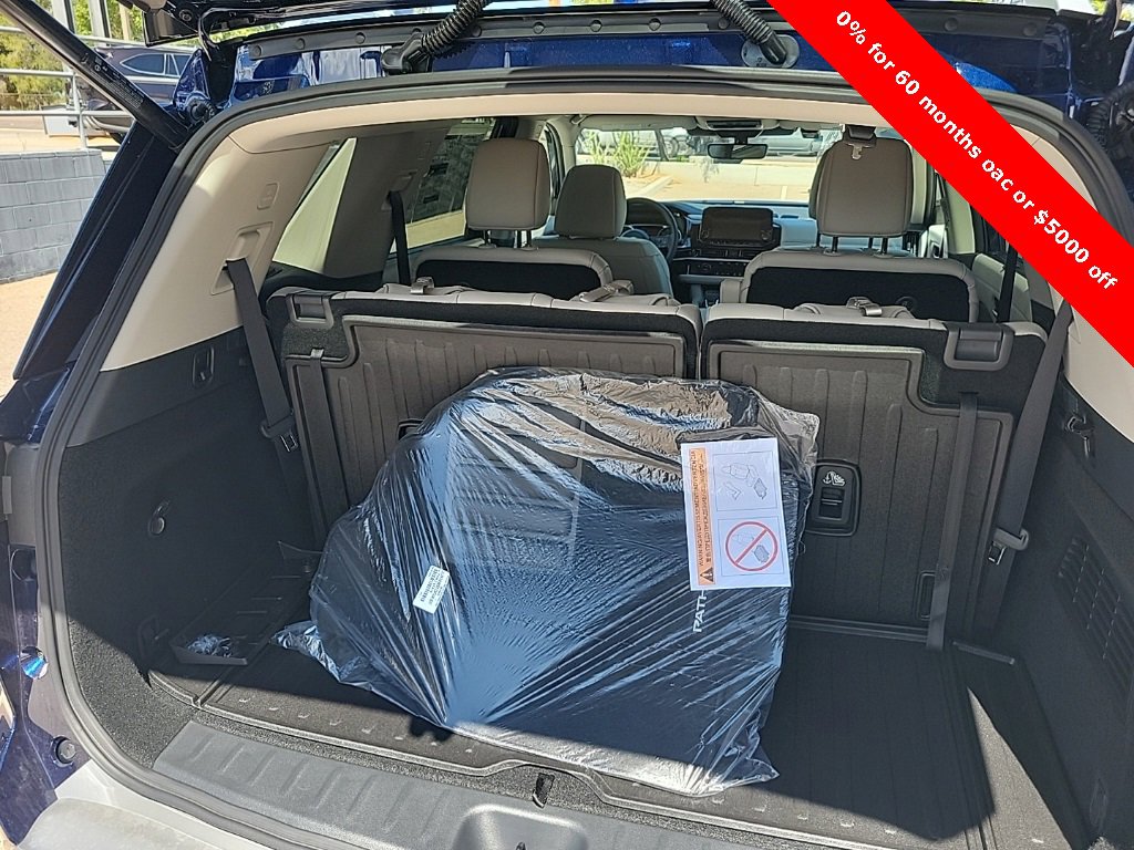 New 2025 Nissan Pathfinder SL w/ SL Premium Package image 14