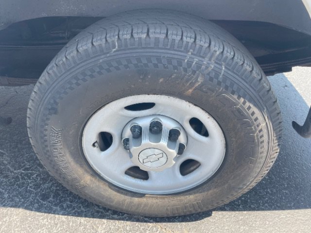 Used 2015 Chevrolet Express 2500 w/ Chrome Appearance Package RWD image 22