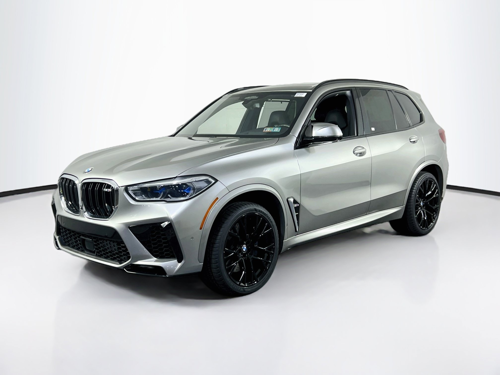 Used 2021 BMW X5 M w/ Executive Package AWD/4WD image 1