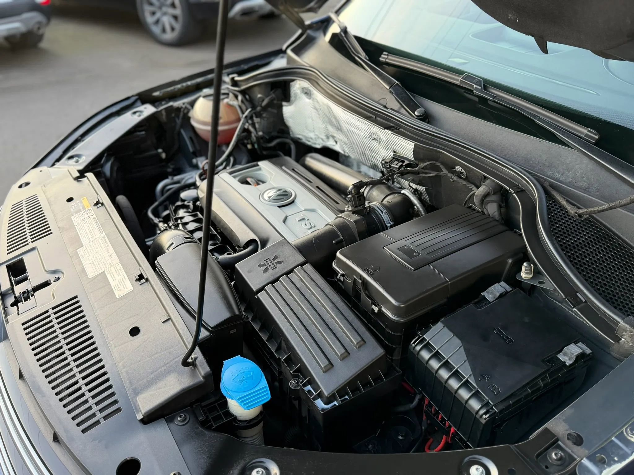 Used 2013 Volkswagen Tiguan S image 10