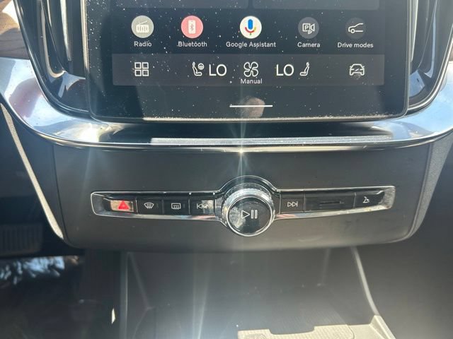 Certified 2025 Volvo XC90 B6 Plus AWD/4WD image 28